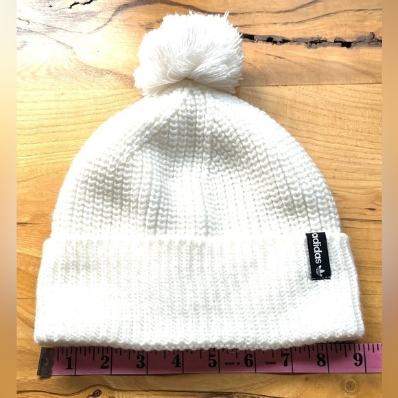 adidas Pom Beanie White NWOT - Picture 2 of 10
